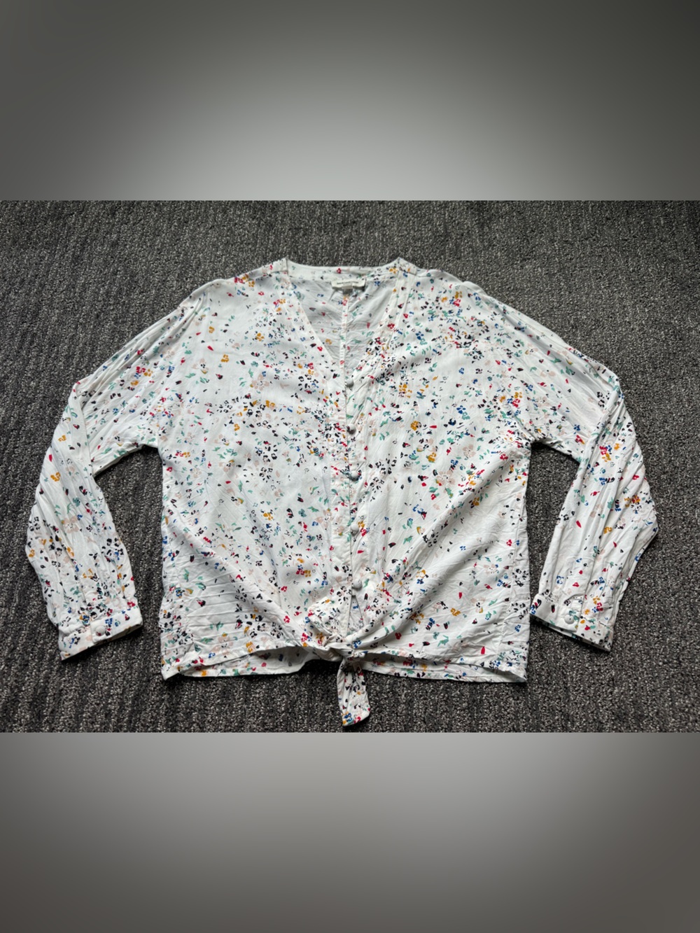 beachlunchlounge White Blouse Colorful Splatter Print Size Medium Button Front